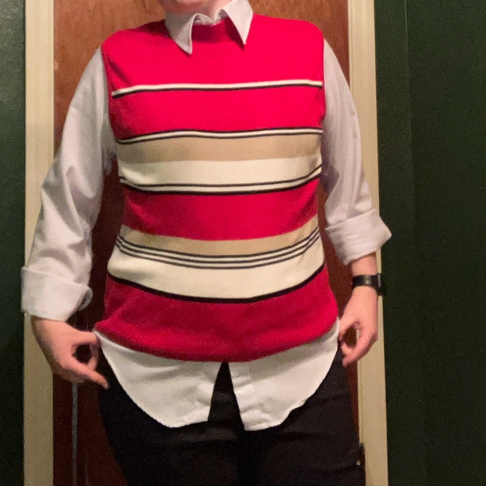 Vintage XL Sag Harbor Women’s Turtle Neck Sweater Vest Red, Cream, Black & White